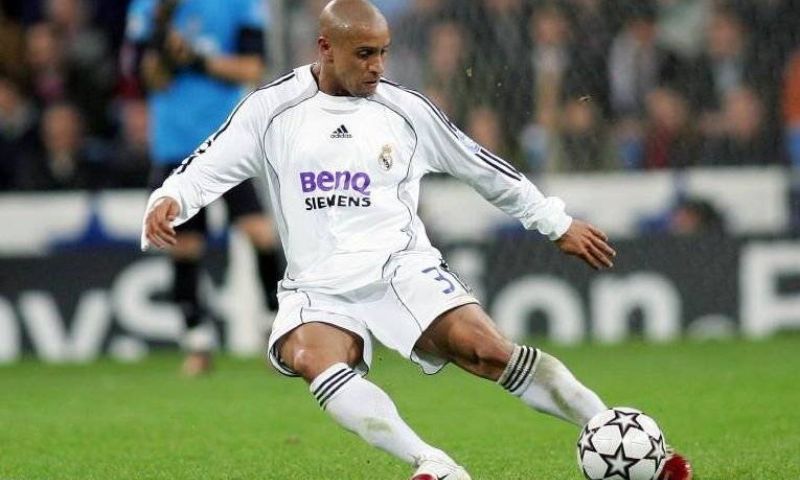 Tác Động Sự Kiện Roberto Carlos bị cấm đá pen Vào Sự Nghiệp của anh